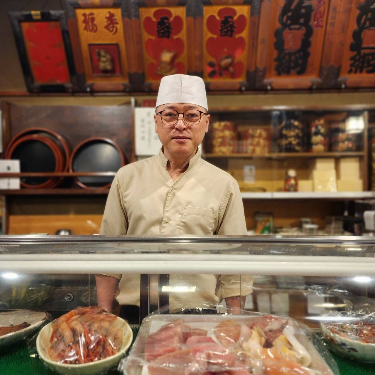 Chef of Ebisu Sushi Higashi Chaya District