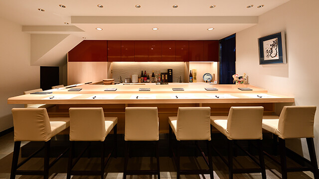 6-Course Omakase Sushi Course with Japanese Sake Pairing