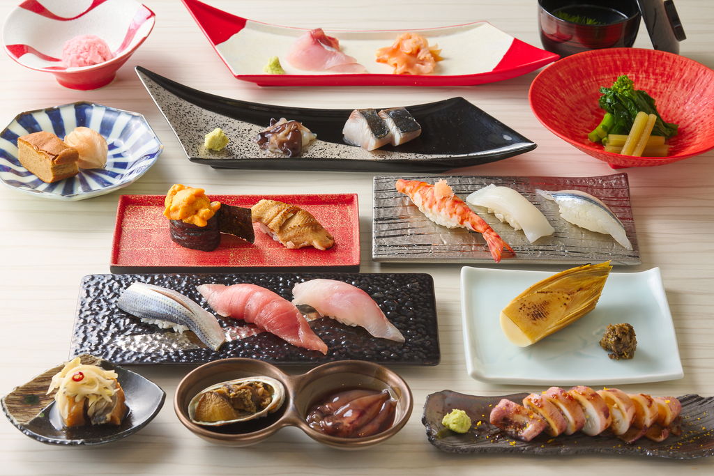 6-Course Omakase Sushi Course with Japanese Sake Pairing