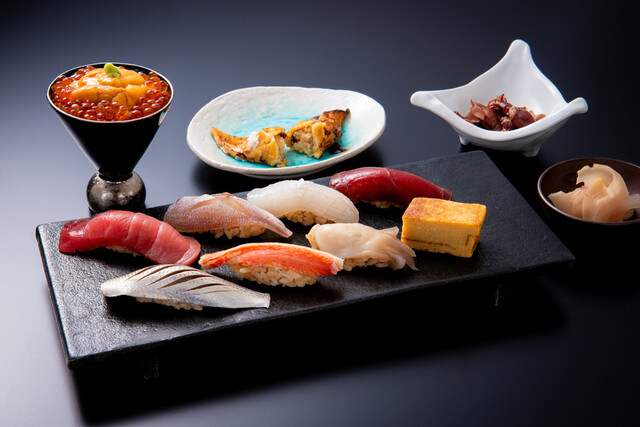 Premium Omakase – 10-Piece Sushi Kaiseki with Maguro (Premium Tuna) Tasting