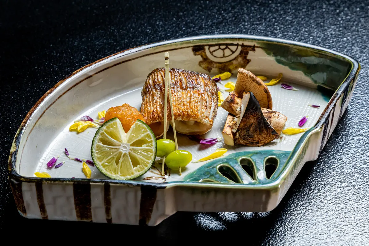 8-Course Kyoto Kaiseki with Seasonal Fish, Tempura and Donabe Rice
